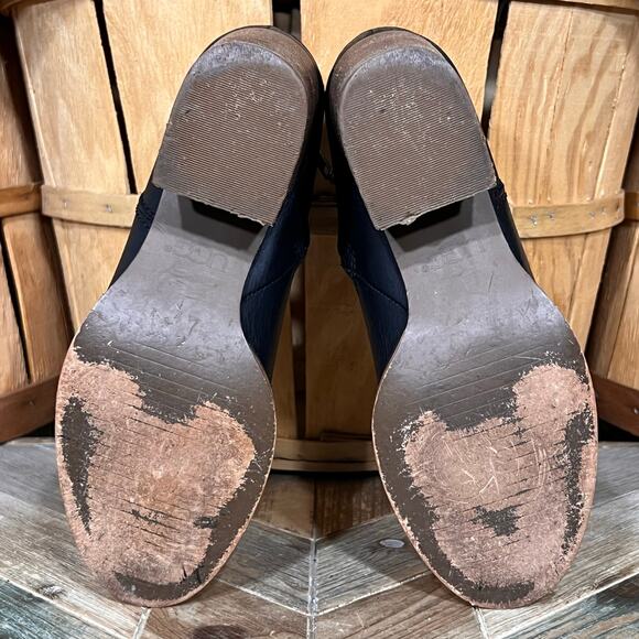 UGG Annie Black Full Grain Leather 1095061 Zip-Up Ankle Boots Womens Size 6.5 - Picture 11 of 12